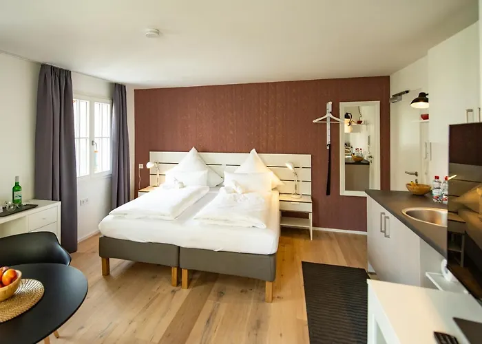 Gaestehaus Am Schlossplatz, Z. 1 Гостевой дом 3*